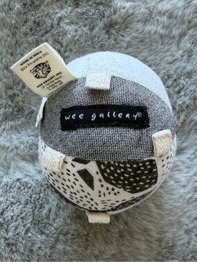 Wee Gallery Organic Sensory Taggy Ball with Rattle